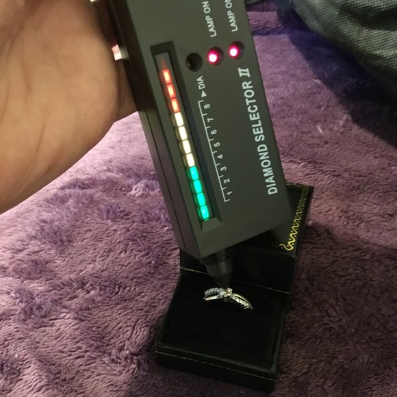 Designer Vintage 10K White Gold Natural Diamond Ring- - Picture 13 of 16